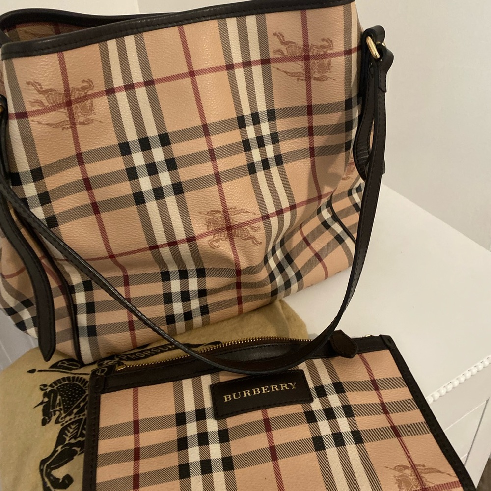 Burberry medium vintage check bag